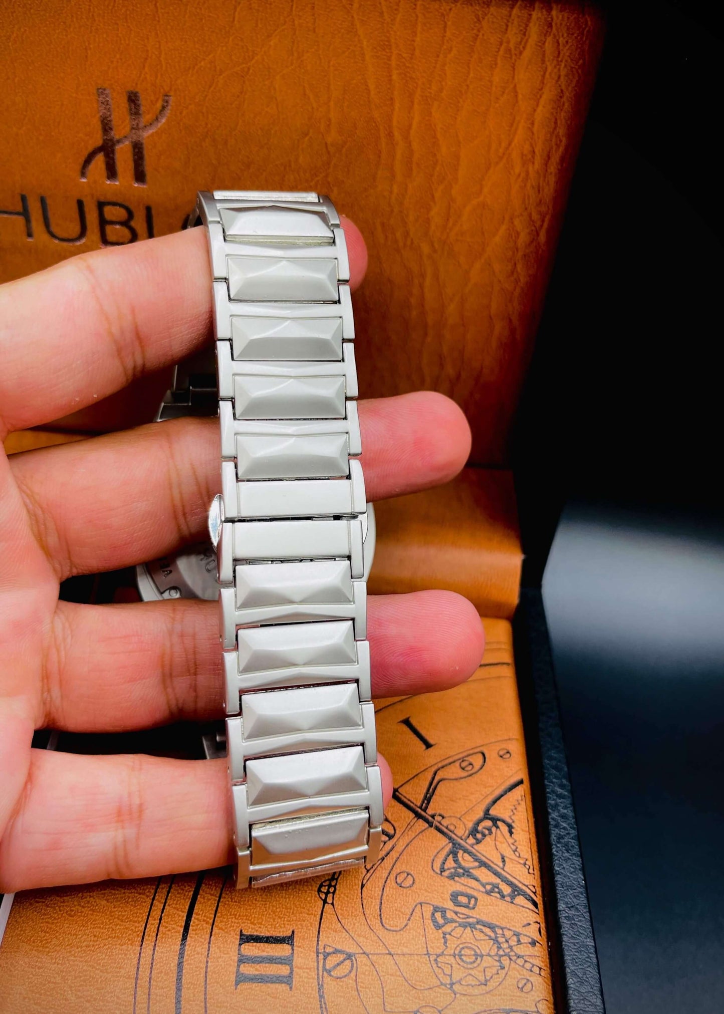 Hublot Diamond Cut Date Adjustment