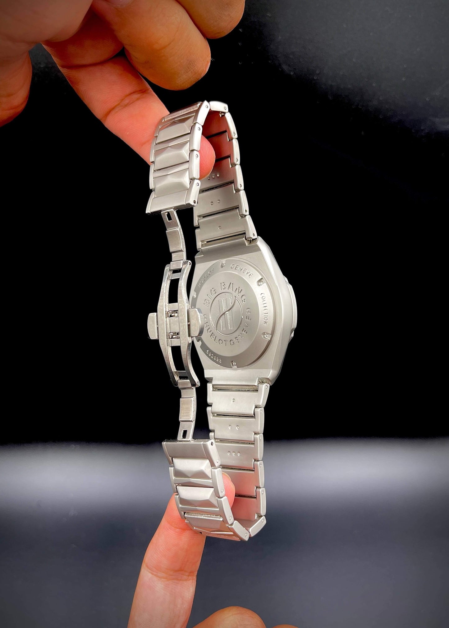 Hublot Diamond Cut Date Adjustment